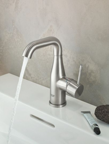 Смеситель для раковины Grohe Essence New 23462DC1 купить по всей России