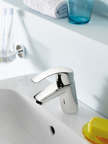 Смеситель для раковины Grohe Eurosmart New 23124002 с гигиеническим душем купить по всей России