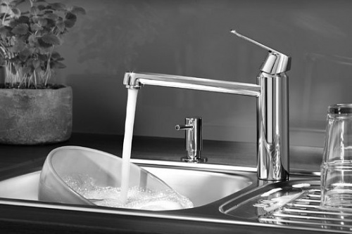 Смеситель для кухни Grohe Eurosmart Cosmopolitan 32842000 купить по всей России